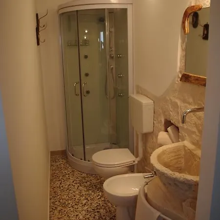 Aia Vecchia B&B 치스테르니노